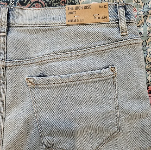 NWT Kensie Jeans shorts wonans size 14/32 high rise distressed lightwash summer - Picture 4 of 6